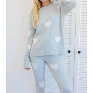 NEW HEM & THREAD comfy heart loungewear set in sage, white